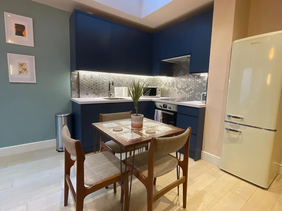 Pillow Menu! 1 Bed Garden Flat Finsbury Park Londres Exterior foto